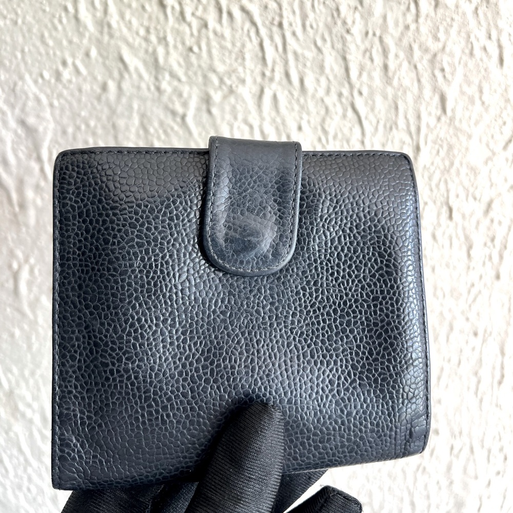 🛑SOLD🛑CHANEL Compact Wallet - Picture 2 of 8